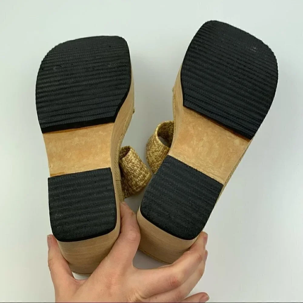 LEI platforms tan chunky sandals 90s Y2k cutout